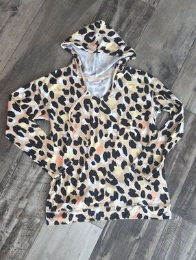 Luluroe Leopard Print Hooded Pullover in Beige, Black & Cream Medium